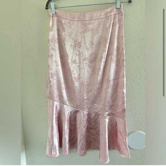 Jacquard Dusty Pink Two-Piece Crop Top and Tiered Skirt size small - Picture 2 of 8